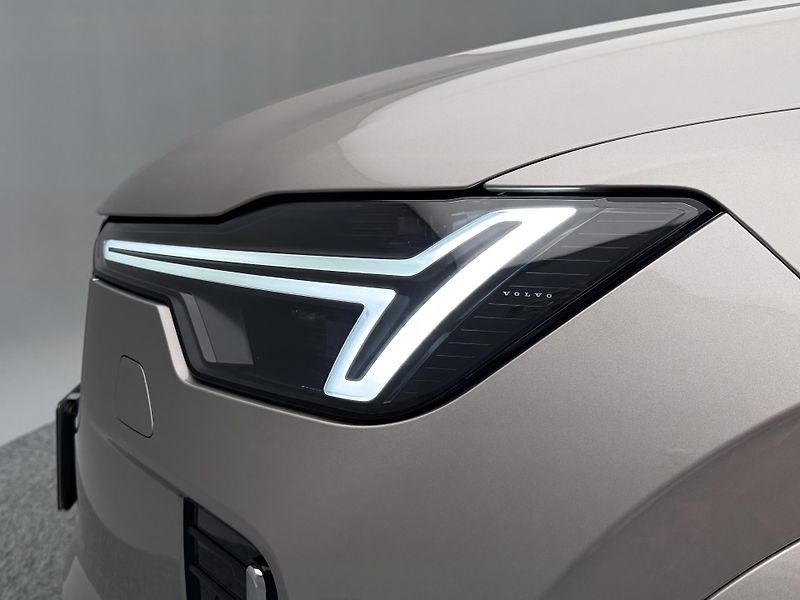 Volvo XC90 (2026) B5 AWD AUT BRIGHT ULTRA 7míst - fotka 17 z 29
