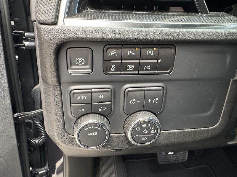 Chevrolet Tahoe RST 6,2 V8 - fotka 33 z 64