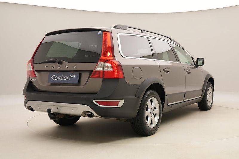 Volvo XC70 D5 AWD SUMMUM REZERVACE - fotka 5 z 49