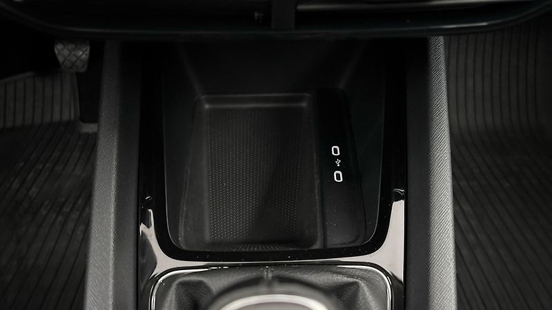 Škoda Octavia 2.0 TDI Ambition Combi - fotka 21 z 26