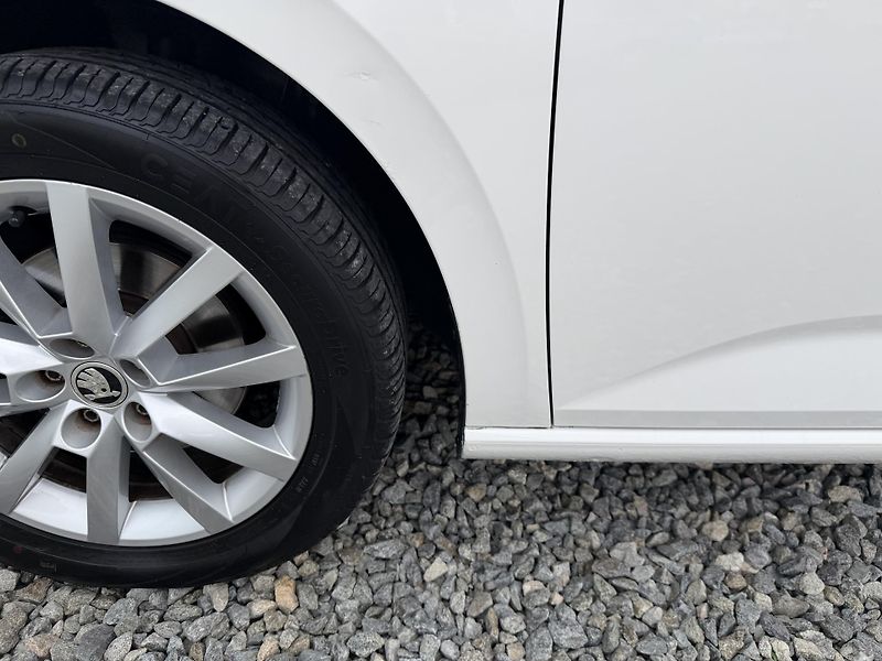 Škoda Scala 1.6TDi 115PS 6R STYLE LED STK! - fotka 22 z 153