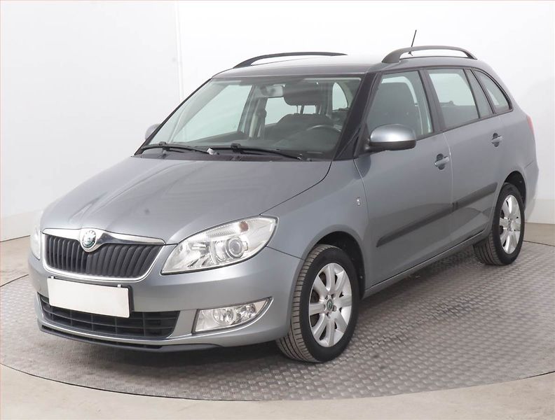 Škoda Fabia (2012) 1.2 TSI, Automat, Serv.kniha - fotka 2 z 16
