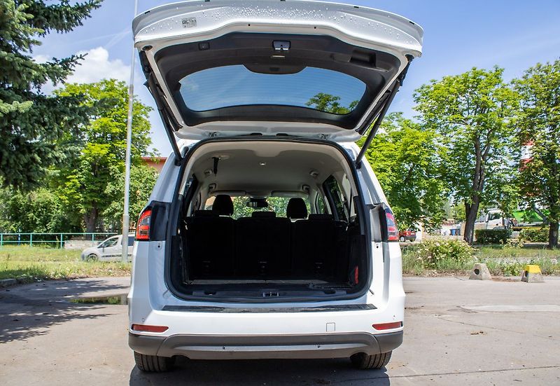 Ford Galaxy Titanium - fotka 23 z 25