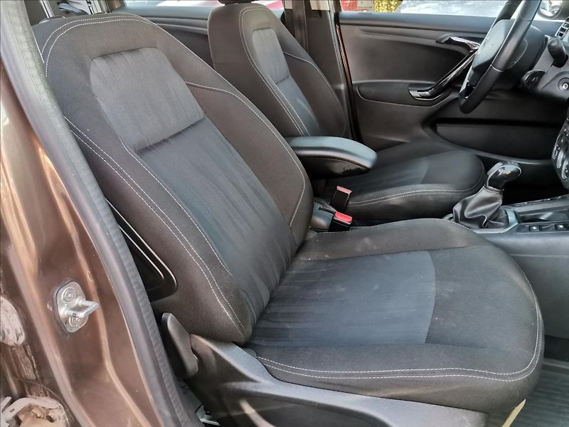 Peugeot 301 1,2 PureTech ACTIVE - fotka 10 z 14