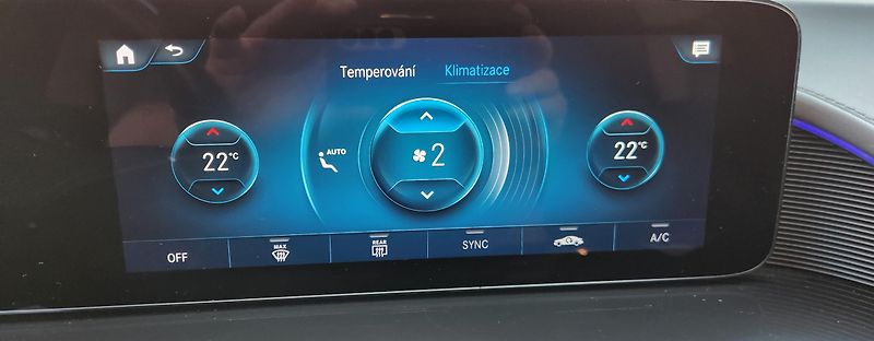 Mercedes-Benz EQC (2022) 400 4M AMG SOH 94,5% 85kWh - fotka 28 z 50