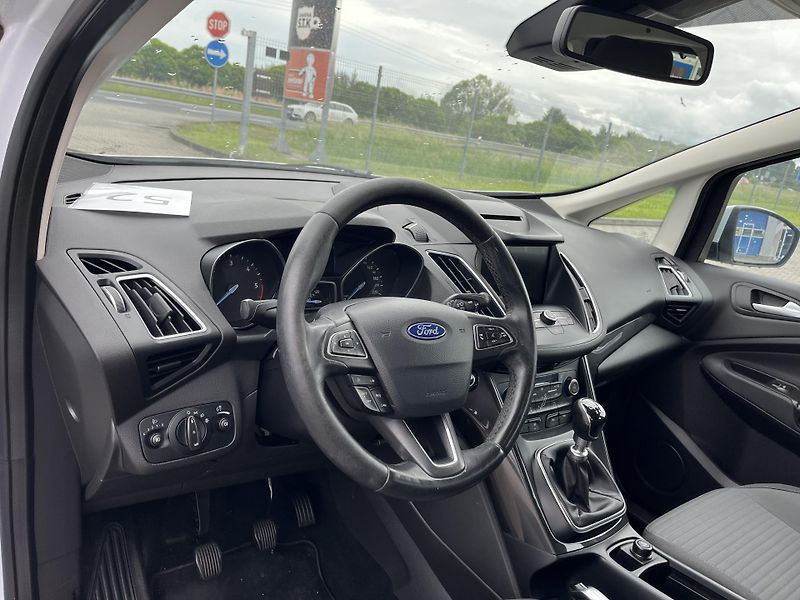 Ford Grand C-MAX (2017) 2.0 TDCI-110kW - fotka 11 z 15