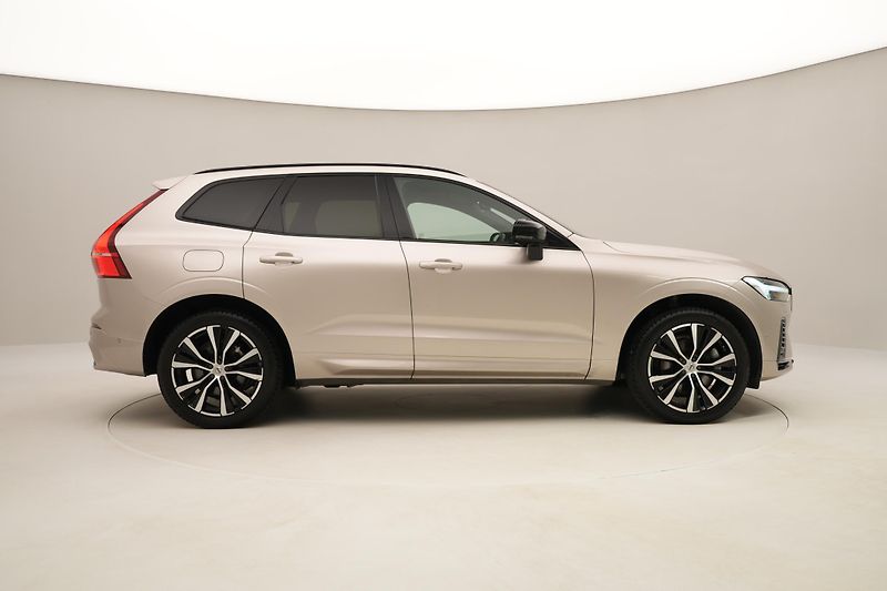 Volvo XC60 T6 AWD RECHARGE DARK ULTIMATE  - fotka 13 z 66