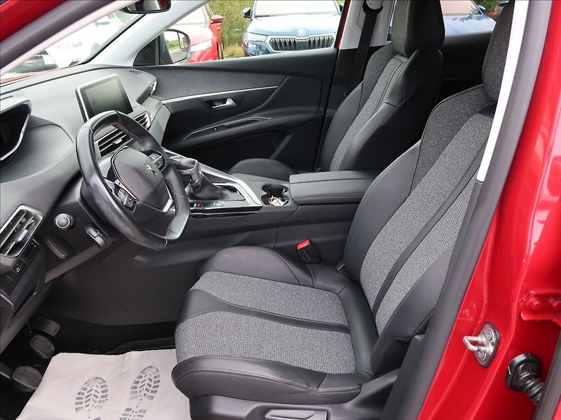 Peugeot 3008 1,2 PT,96kW,ALLURE,NovéČR,navi - fotka 12 z 26