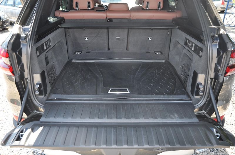 BMW X5 xDrive 40d 250kW - fotka 9 z 36
