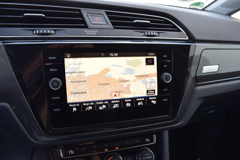 Volkswagen Touran (2018) 1.5TSI 110kw ED. JOIN LED NAVI - fotka 25 z 44