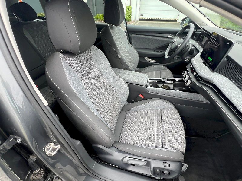 Škoda Superb (2025) Selection 2.0TDi 110kW 7°autom - fotka 20 z 30