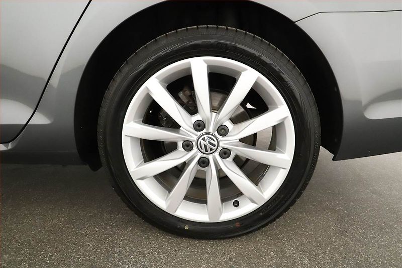 Volkswagen Golf (2018) 1.0 TSI, Tempomat - fotka 11 z 15