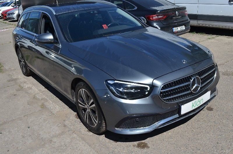 Mercedes-Benz Třídy E - fotka 1 z 15