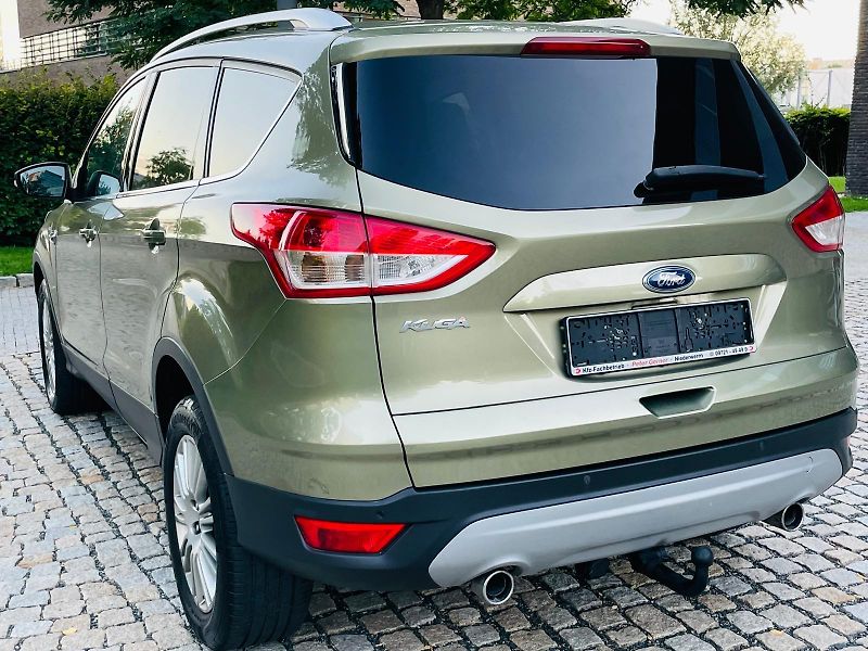 Ford Kuga 2.0TDCi 4x4 MAN TAŽNÉ 1MAJITEL - fotka 17 z 47