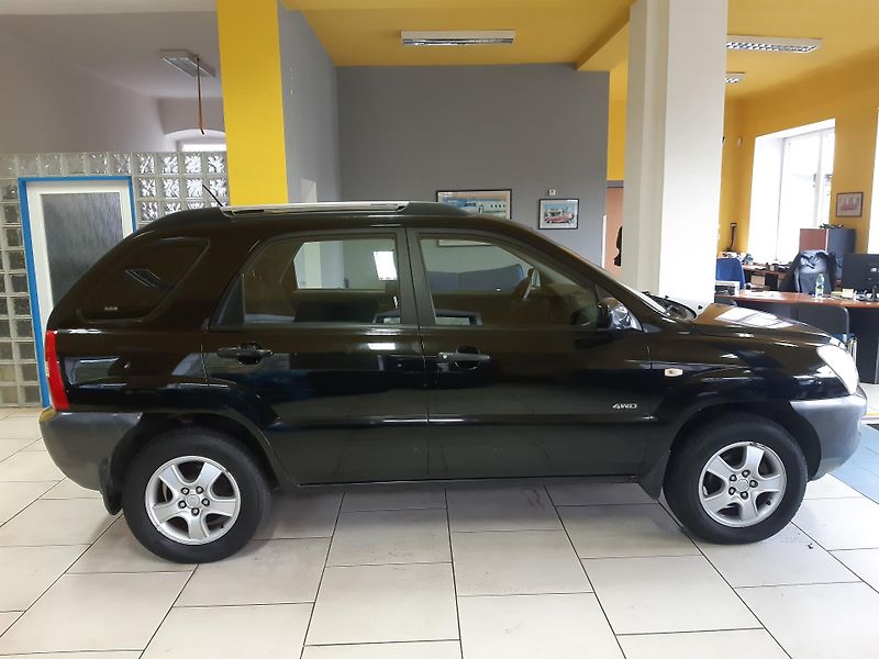 Kia Sportage 2.0 i 4x4 - fotka 7 z 18
