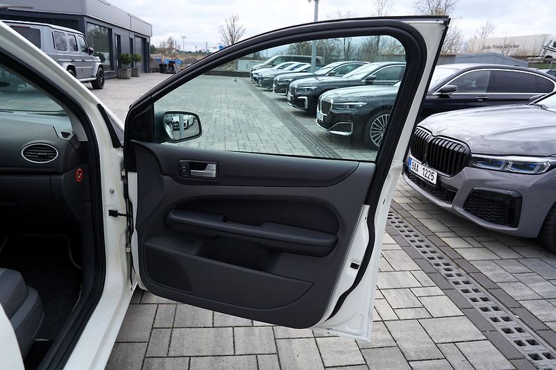 Ford Focus 1.8 TDCI/klima/stereo/nová STK - fotka 17 z 35