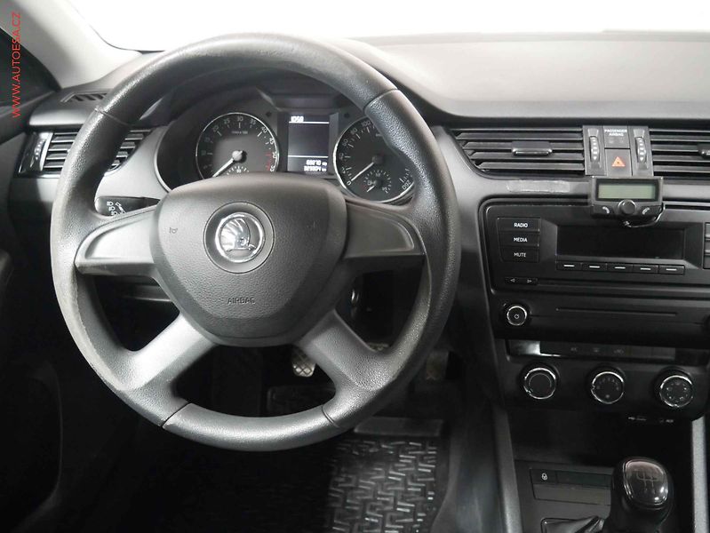 Škoda Octavia (2015) 1.6 TDi, ČR, AC - fotka 13 z 16