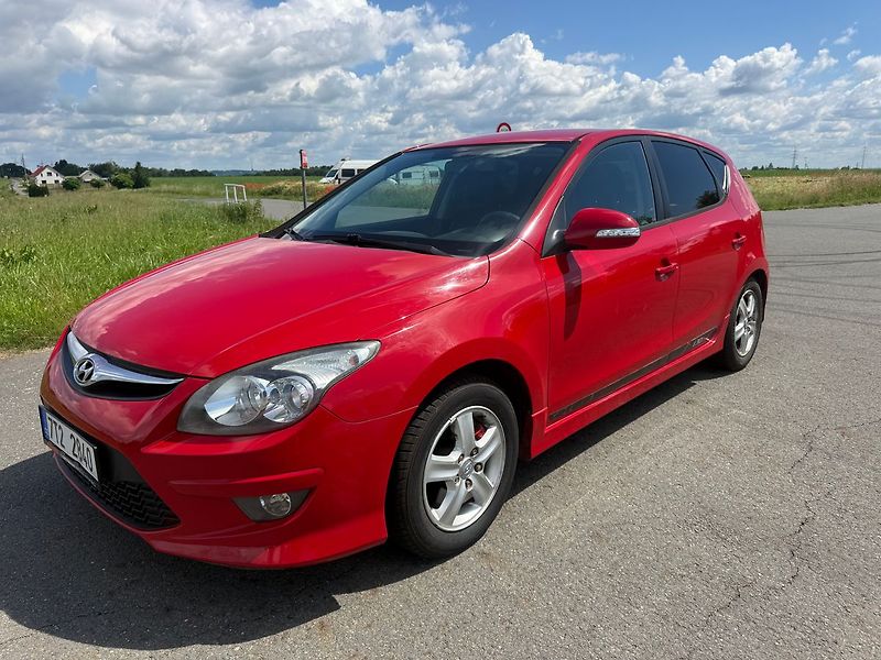 Hyundai i30 - fotka 1 z 13