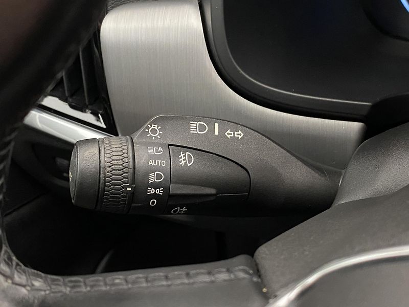 Volvo V90 T5 MOMENTUM AUT - fotka 21 z 39