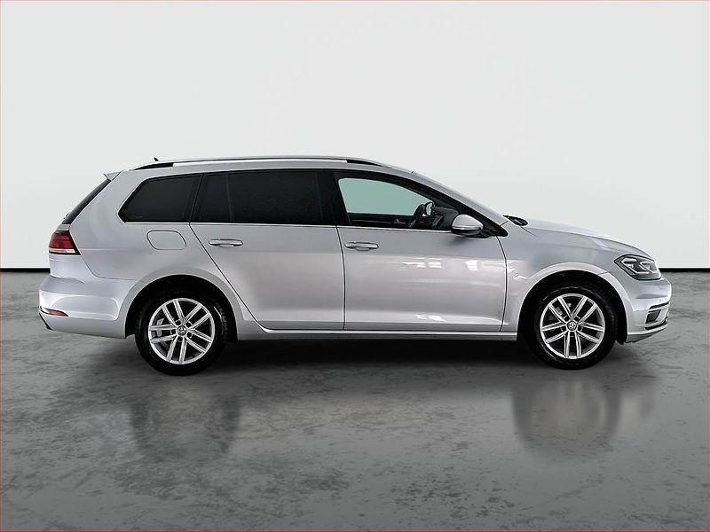 Volkswagen Golf (2020) 1.5 TSI, Automat, Tempomat - fotka 6 z 22
