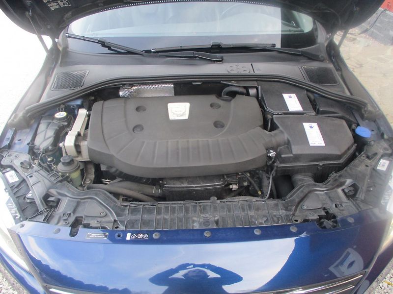 Volvo V60 D5 AWD Polestar - fotka 33 z 39