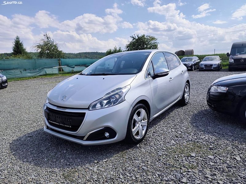 Peugeot 208 (2017) - fotka 1 z 32