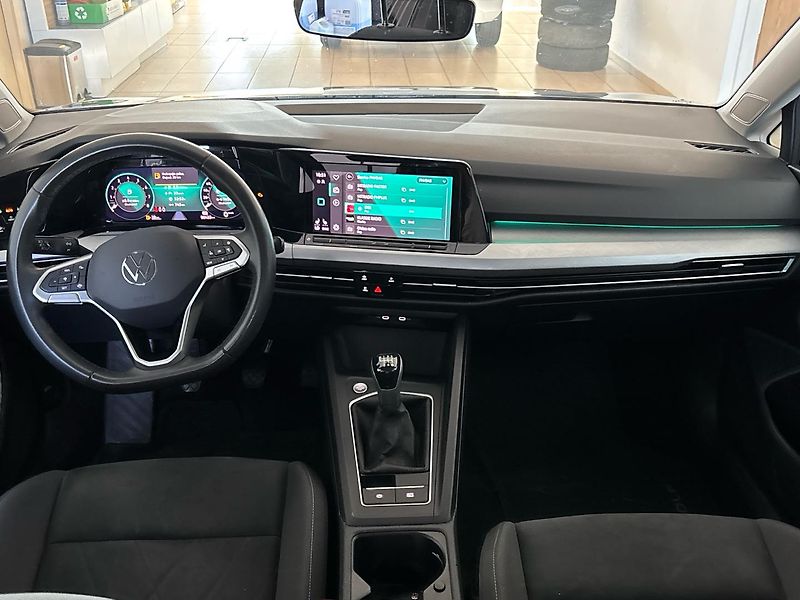 Volkswagen Golf Life - fotka 7 z 7