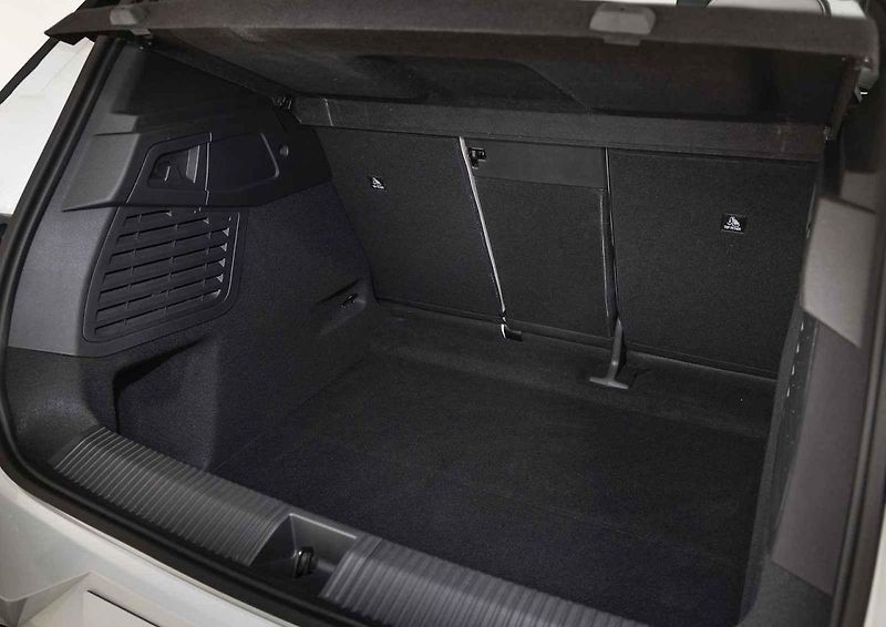 Novým Evropským autem roku je elektrický Renault Scénic