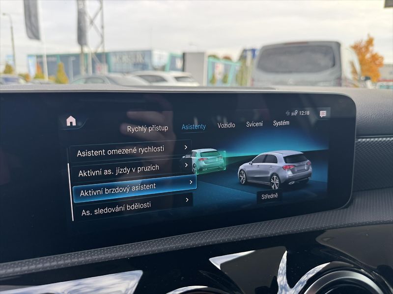 Mercedes-Benz Třídy A A 200 Progressive - fotka 17 z 29