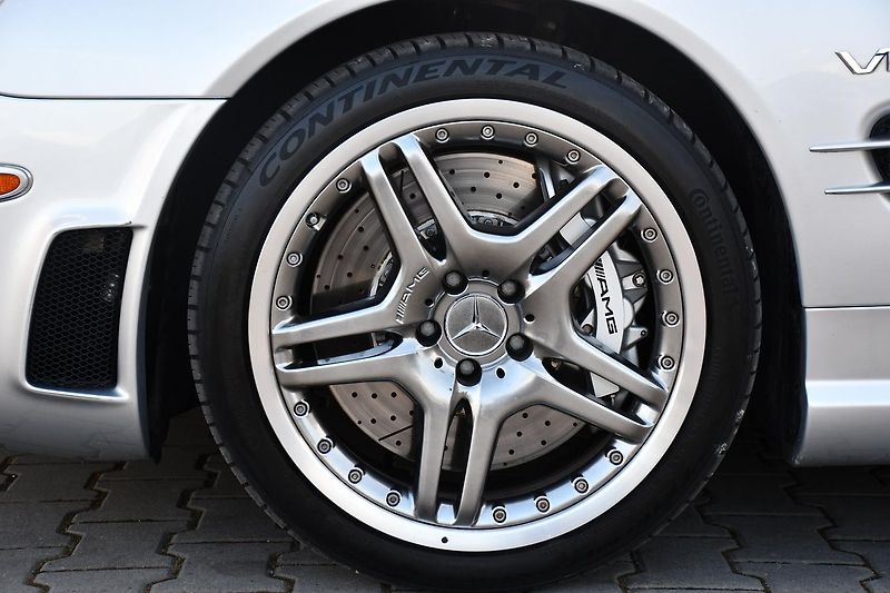 Mercedes-Benz SL 65 AMG V12 Anniversary Edition - fotka 36 z 41