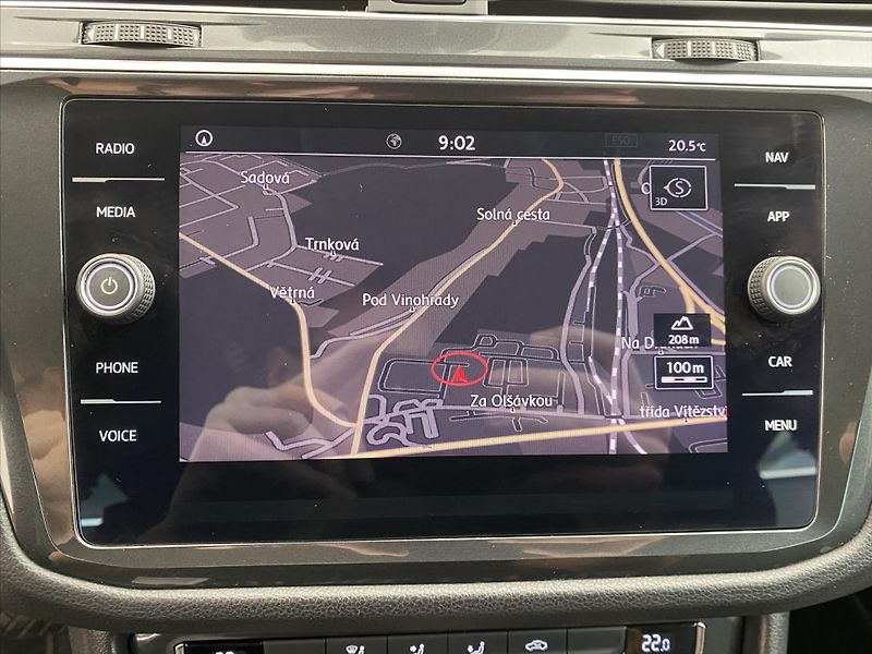 Volkswagen Tiguan 2,0 TDI DSG 110 kW COMFORTLINE - fotka 17 z 27