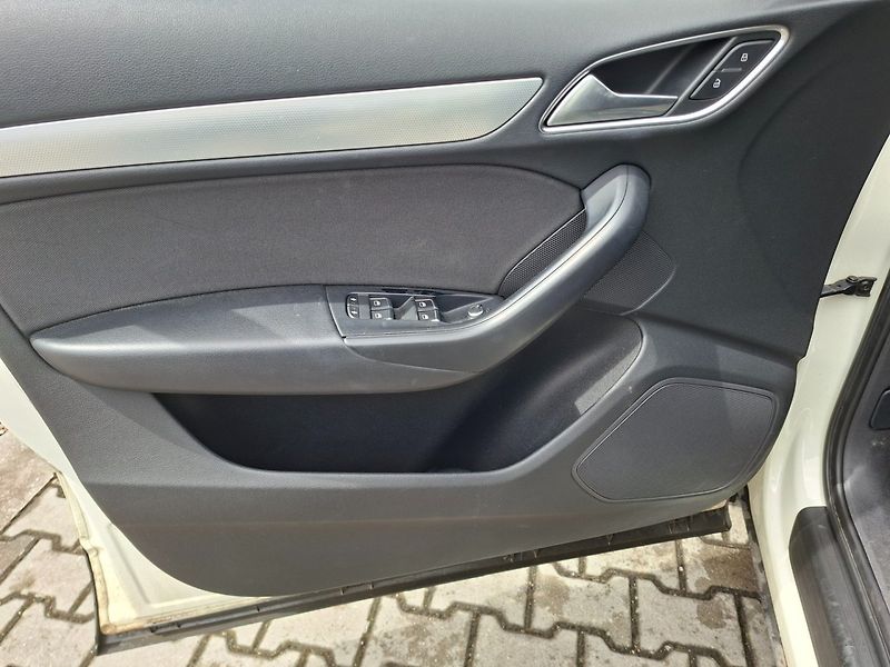 Audi Q3 (2012) 2.0TDI 130kW QUATTRO-S-TRONIC - fotka 21 z 39