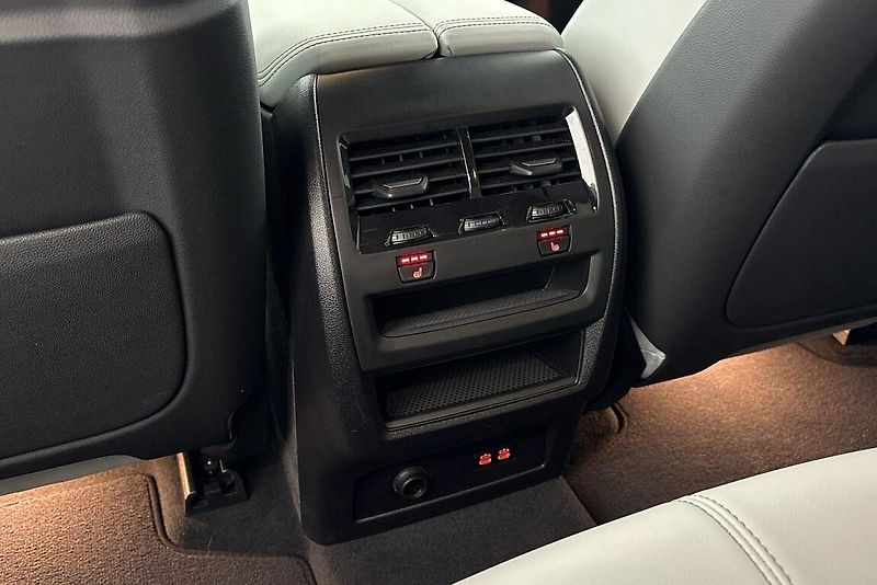 BMW X5 xDrive30d - fotka 27 z 29
