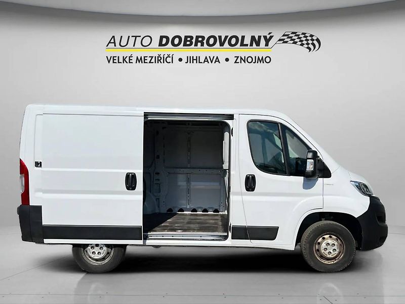Opel Movano Van 2.2 CDTi 3300 L1H1 MT6 (88 - fotka 11 z 43