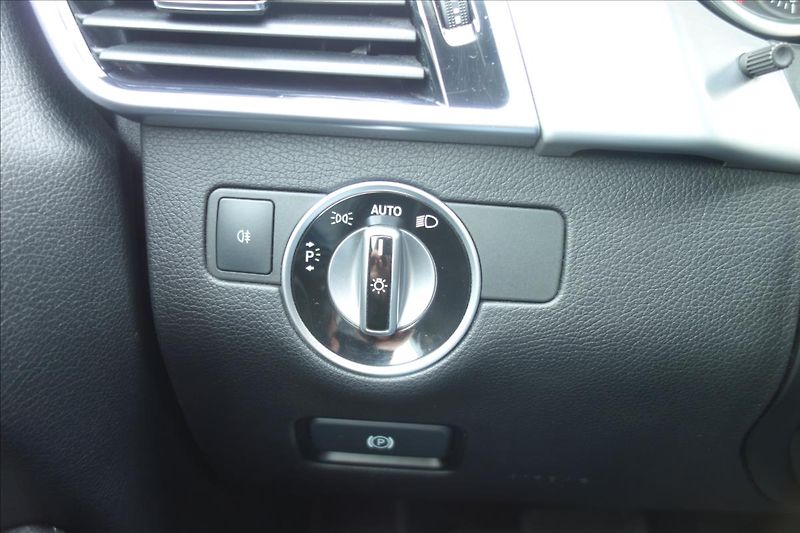 Mercedes-Benz GLE 350CDi 190KW,4 MAT.,KUPÉ. - fotka 37 z 39