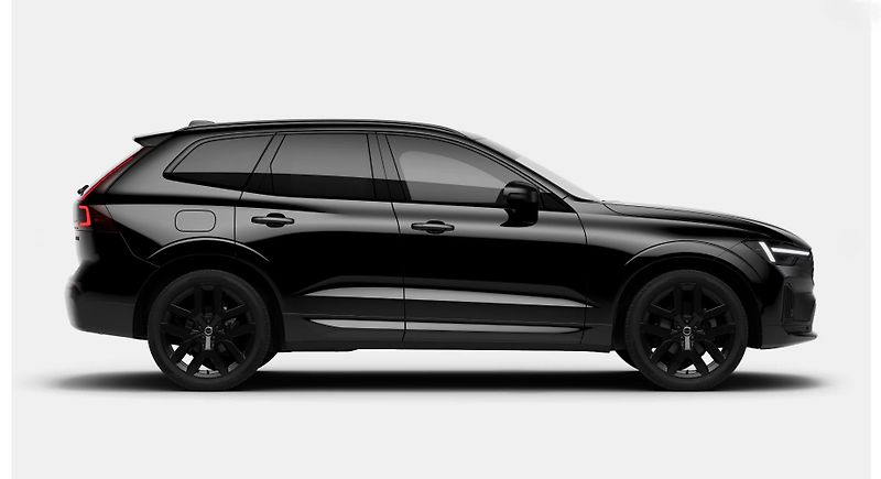 Volvo XC60 (2026) B5 AWD AUT PLUS BLACK EDITION - fotka 6 z 14