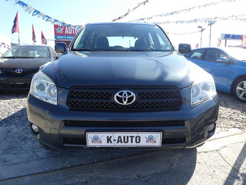 Toyota RAV4 (2006) 2.0i 112kW REZERVOVANO - fotka 2 z 28