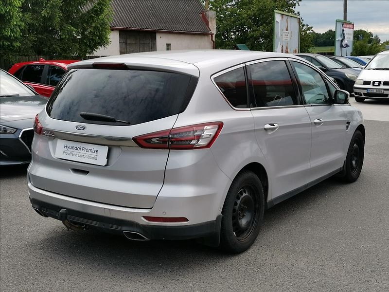 Ford S-MAX 2,0 TDCi 132kW Titanium 7-míst - fotka 4 z 18