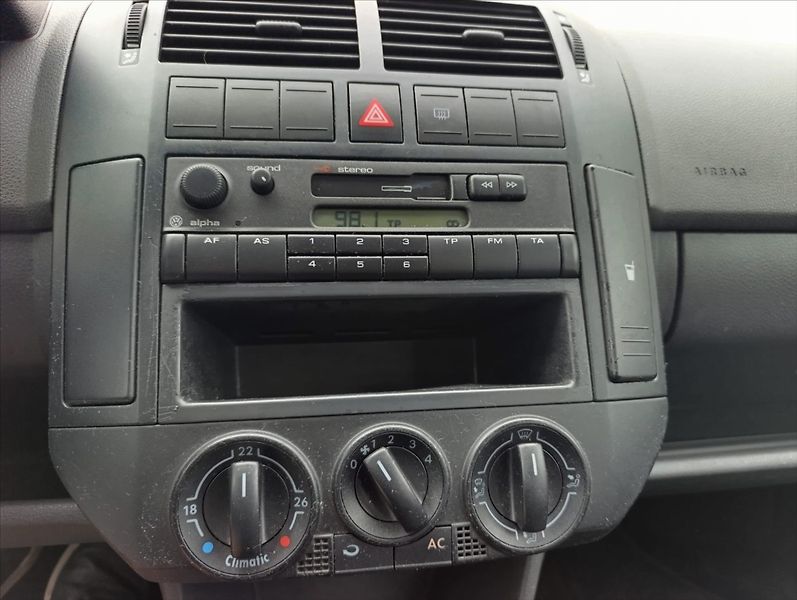 Volkswagen Polo 1,2 Klimatizace koup. v ČR - fotka 17 z 26