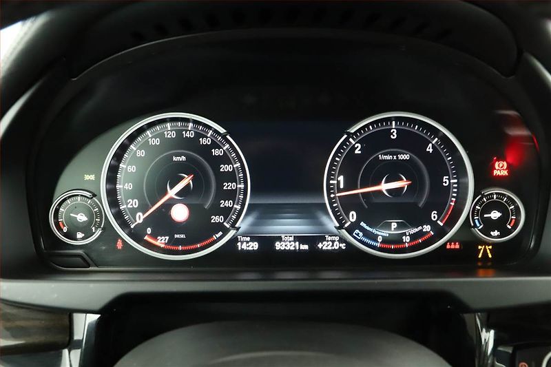 BMW X6 (2016) xDrive40d - fotka 9 z 20
