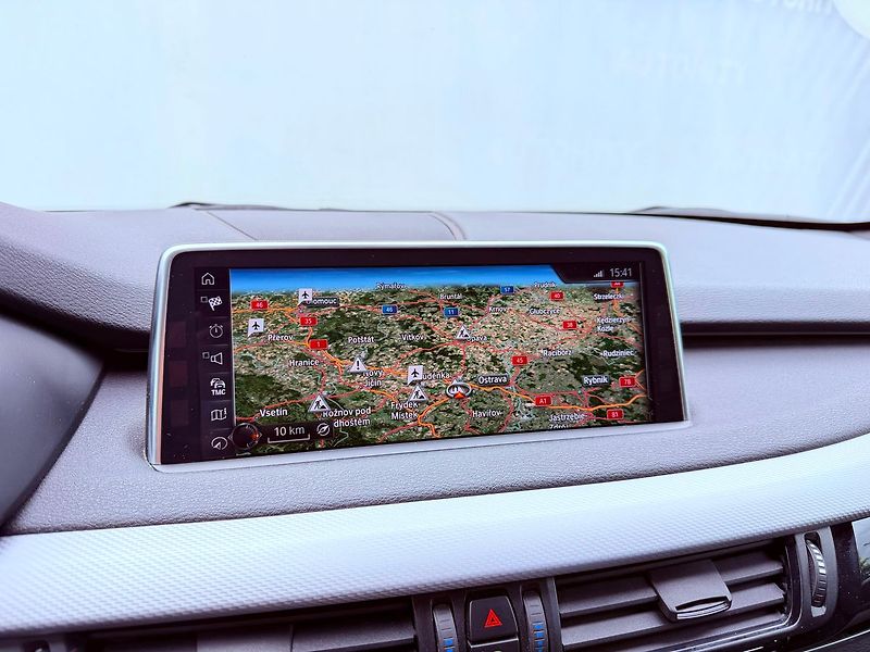 BMW X5 40d xDrive, ČR, Serviska, Vent - fotka 23 z 30