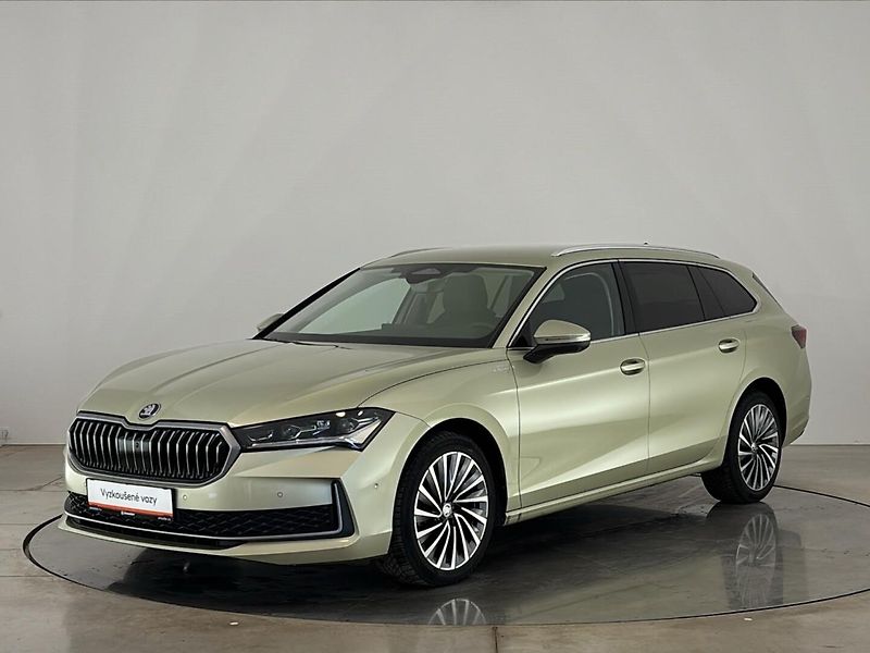 Škoda Superb Laurin & Klement DSG - fotka 1 z 32
