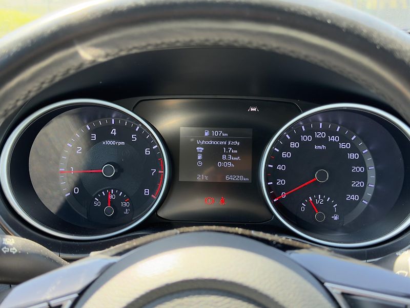 Kia Ceed 1.0 t-gdi 88 kW / DPH - fotka 20 z 20