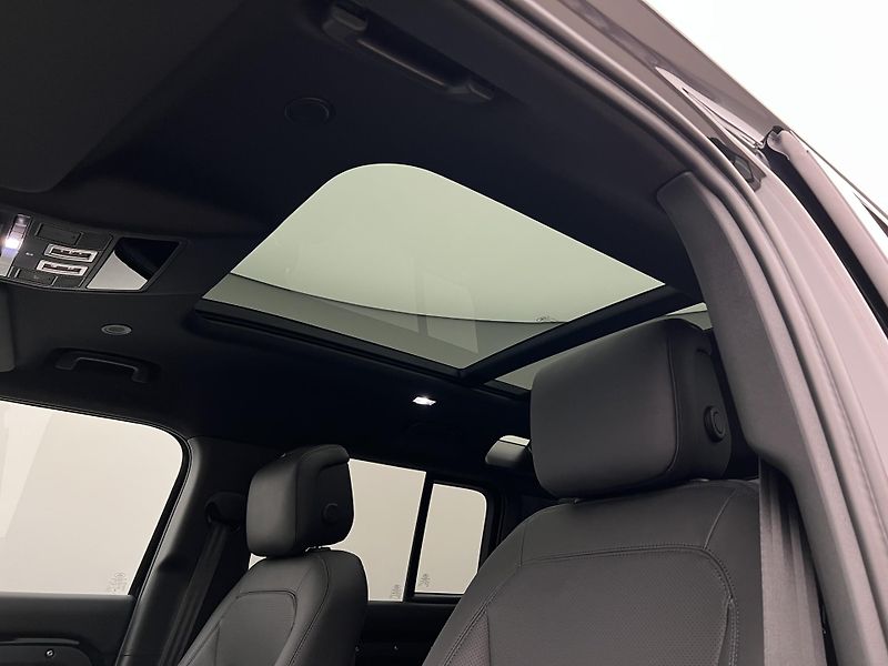 Land Rover Defender (2025) 110 D250 X-DYNAMIC SE AWD Aut - fotka 16 z 45