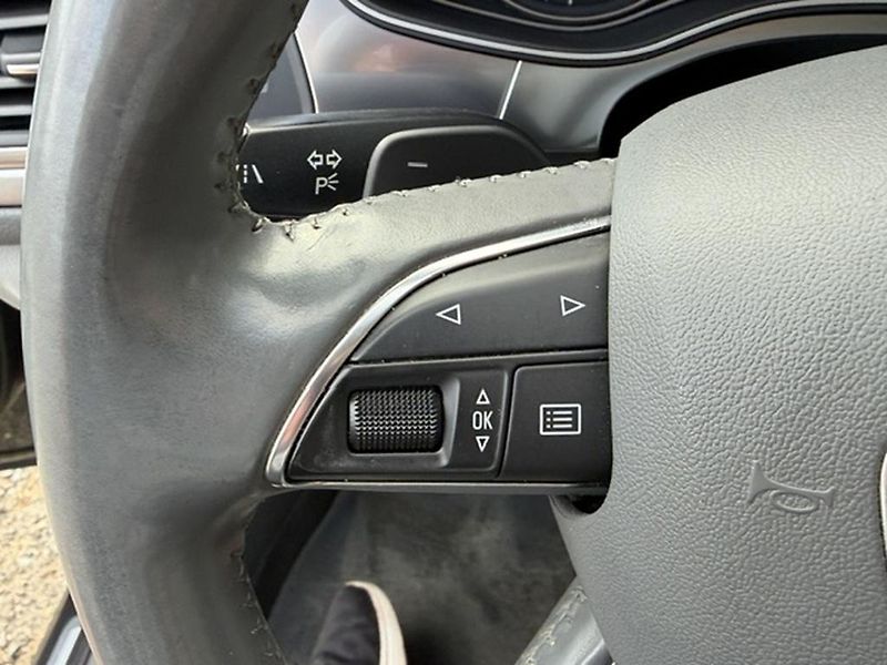 Audi A6 Avant kombi 3,0 TDi, tažné zařízení - fotka 24 z 42