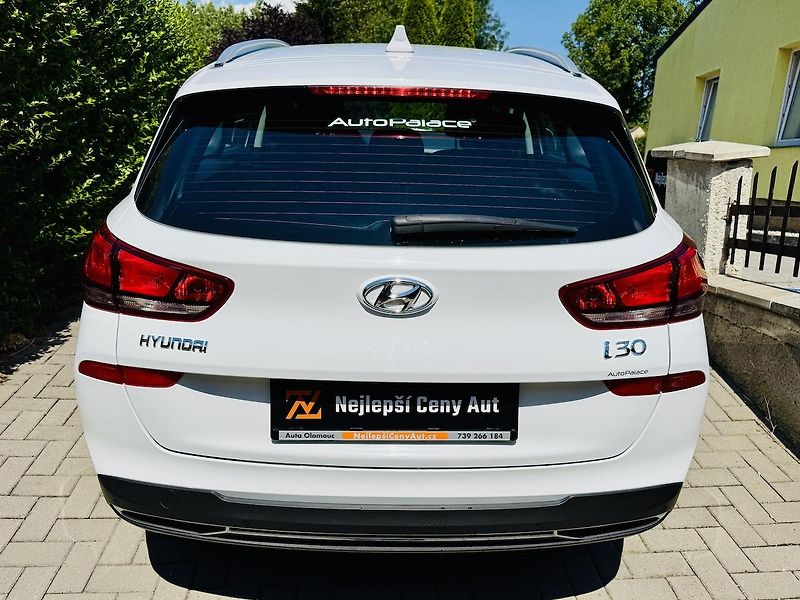 Hyundai i30 (2022) 1,5i 81kW CVVT COMFORT Koup.ČR - fotka 15 z 16