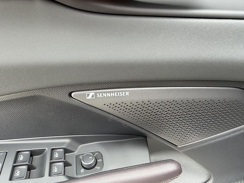 Cupra Terramar (2026) 2.0TSI 150kW 4WD R20 NT DCC CZ - fotka 36 z 46