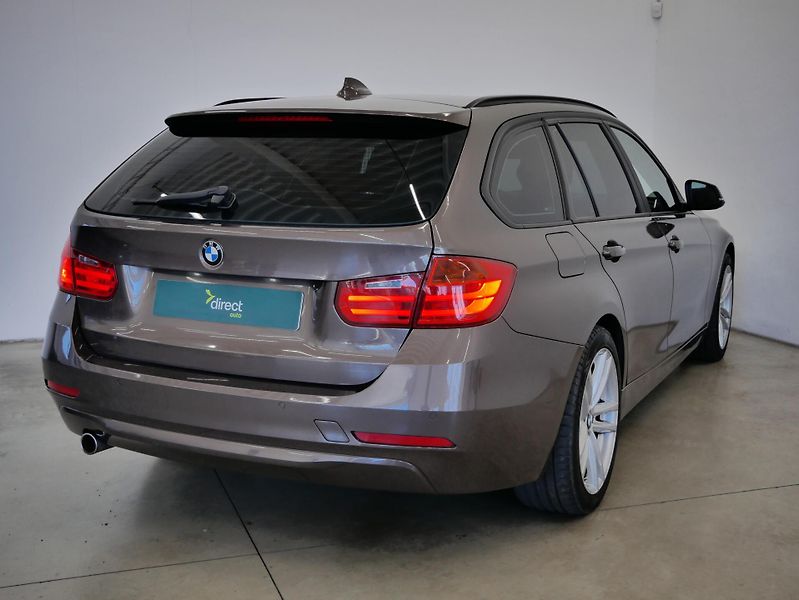 BMW Řada 3 - fotka 2 z 25