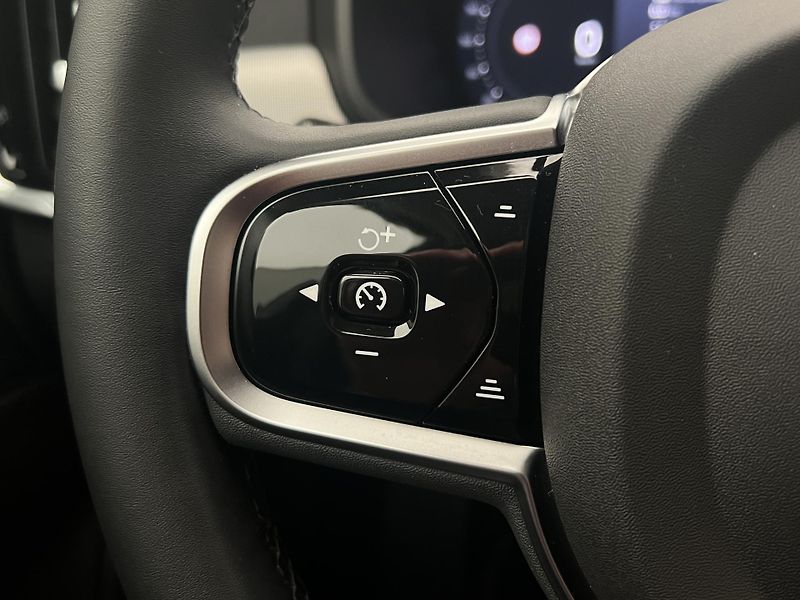 Volvo V90 T6 AWD DARK PLUS AUT - fotka 24 z 47