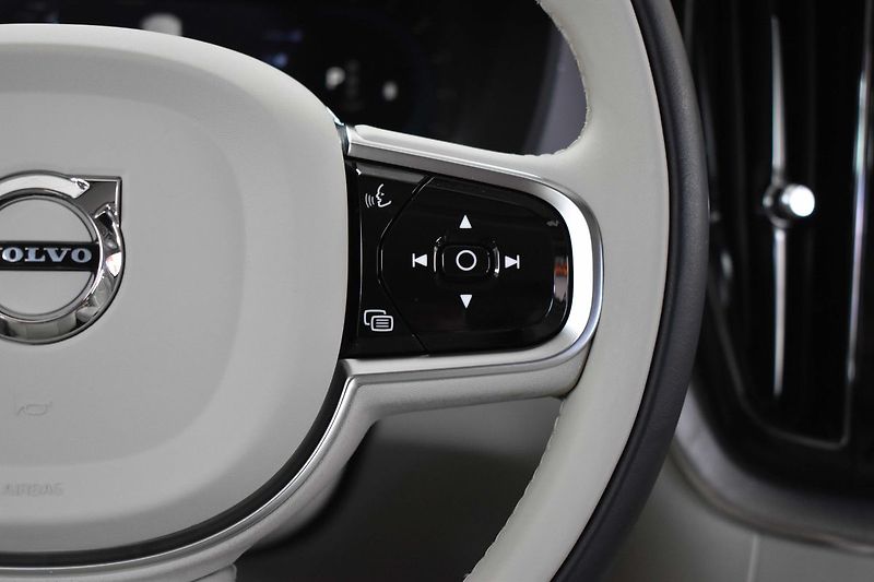 Volvo XC60 B5 184kW DARK PLUS*DPH*ČR 1.M* - fotka 21 z 39